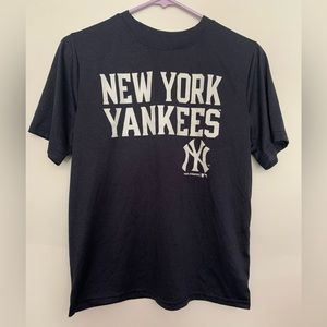 New York Yankees moisture wicking t-shirt children’s size L 10/12
